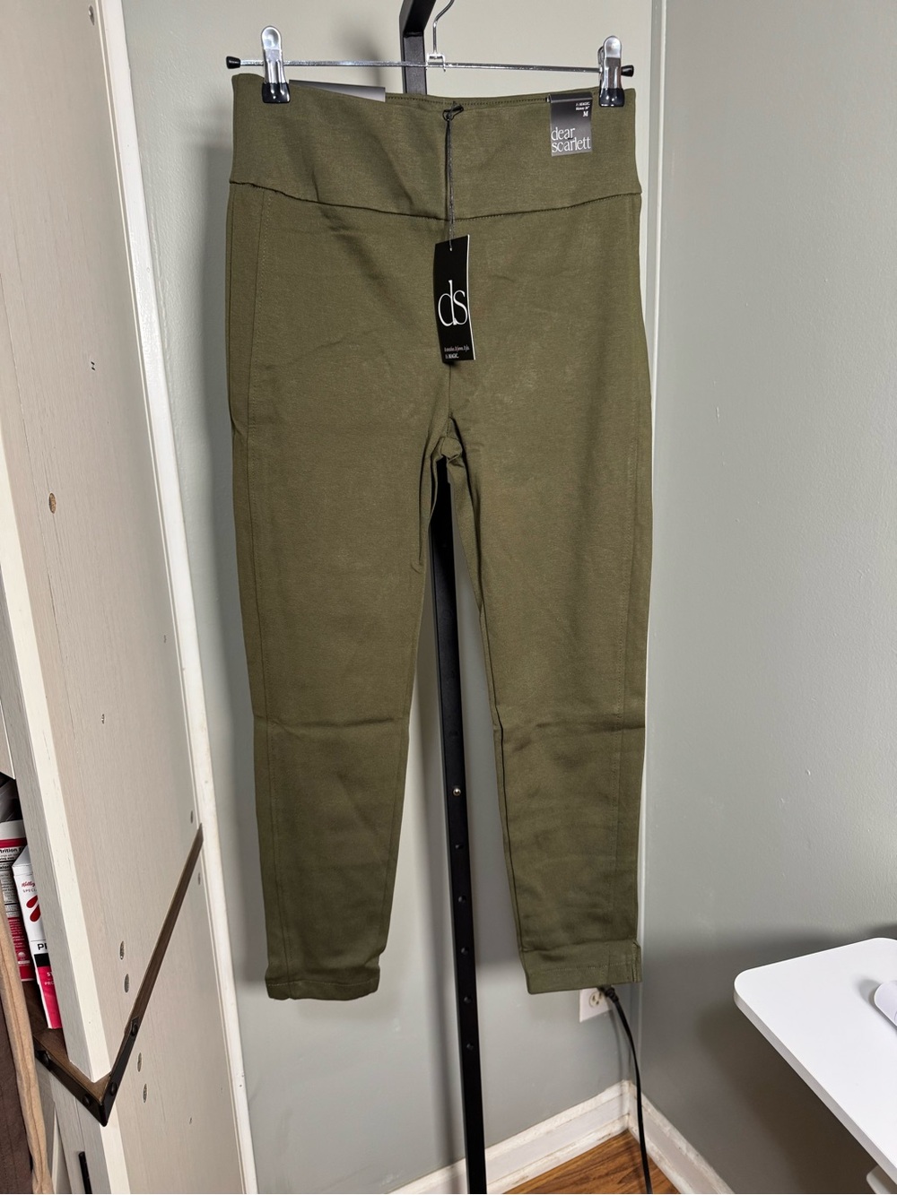 Nwt Dear Scarlett Magic Skinny Straight Leg Olive Pants